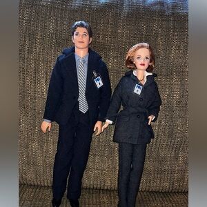 The X-Files Gift Set Barbie Dana Scully and Ken Fox Mulder Dolls